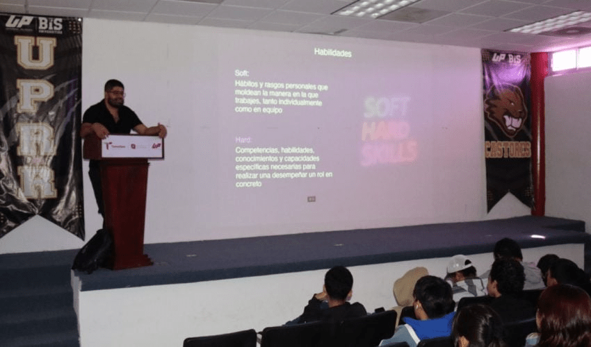 Prepara UPRR a estudiantes para demandas del mercado laboral&nbsp;actual