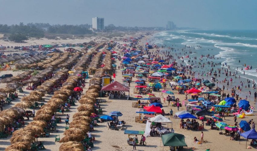 Turistas de CDMX y Nuevo León desbordan playas&nbsp;tamaulipecas